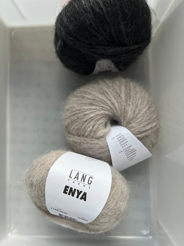Enya, sæt med beige og sort