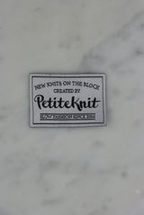 Petiteknit labels flere varianter