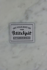 Petiteknit labels flere varianter