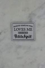 Petiteknit labels flere varianter